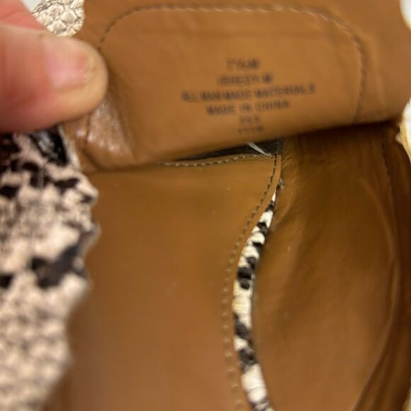 Indigo rd. Faux Snakeskin Mules Size 7.5 - Picture 3 of 4